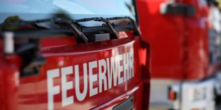 Die Feuerwehr bekam keinen Alarm, die Polizei sucht Zeugen.
