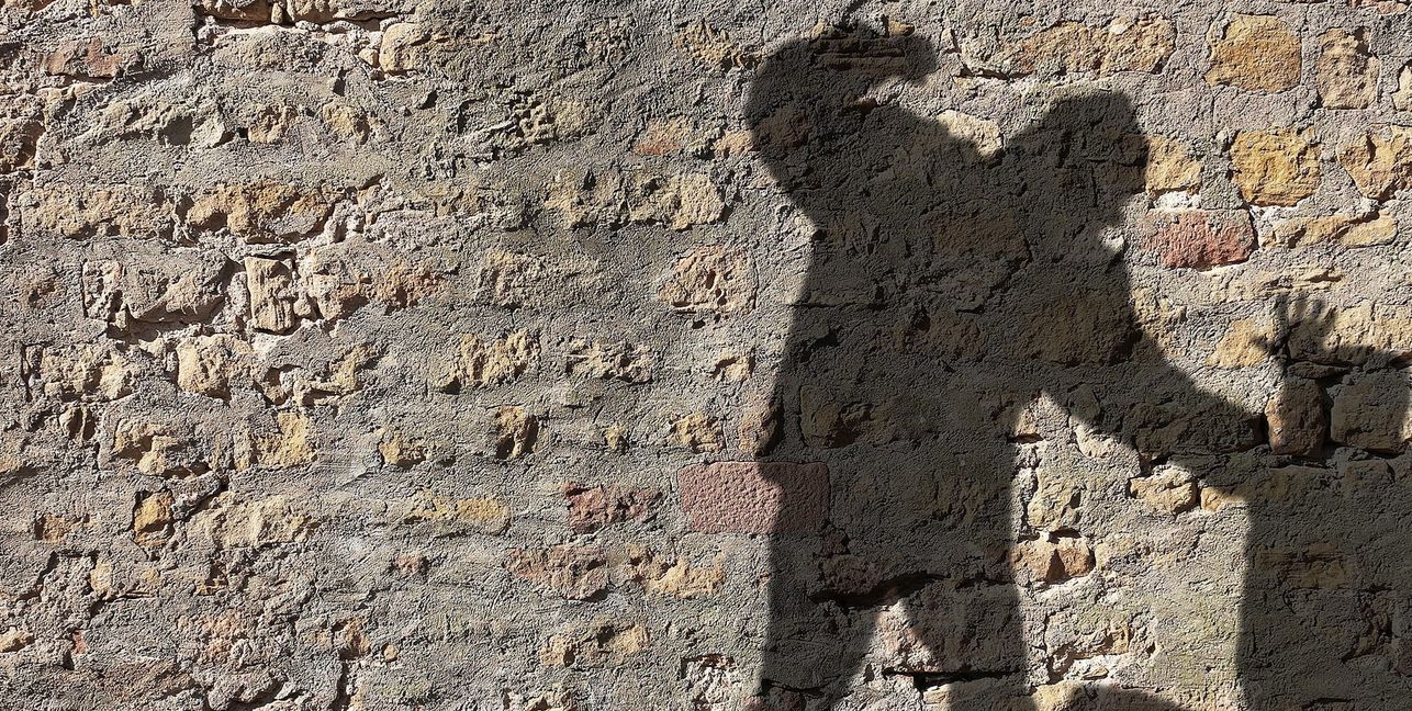 Bei einem der Vorfälle erlitt das Opfer leichte Verletzungen am Kopf.