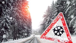 Vorsicht, Schneeglätte!