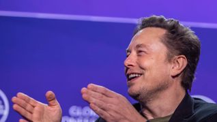 Elon Musk findet  die  Einschränkungen der Meinungsfreiheit auf seiner Plattform zu stark und möchte sie beseitigen. (Symbolbild)