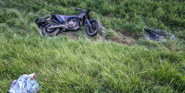 Zwei Motorradfahrer wurden bei einem Frontalzusammenstoß schwer verletzt und mussten per Rettungshubschrauber in Krankenhäuser geflogen werden. Bild: SDMG/Dettenmeyer
