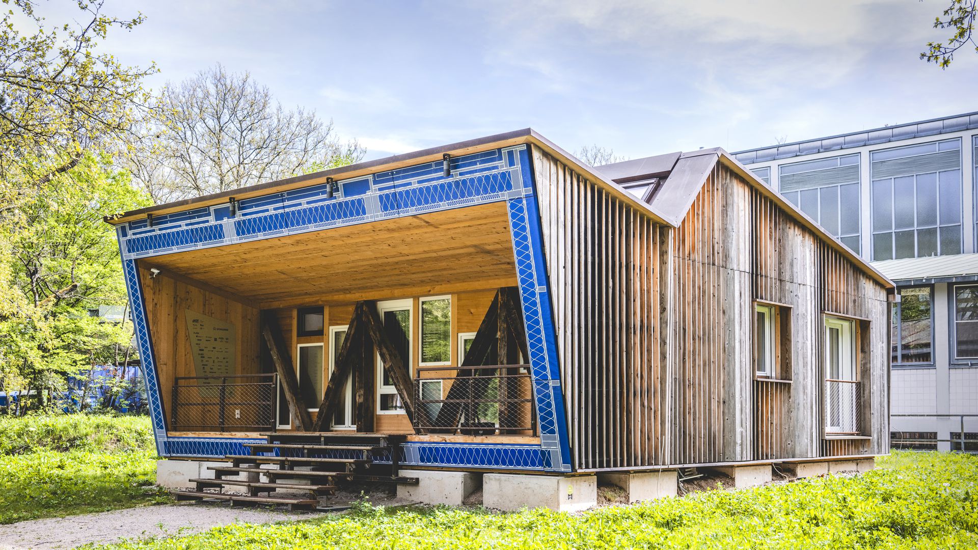 Mit dem Experimentalhaus RoofKIT beteiligte sich das Karlsruher Institut an einem internationalen Wettbewerb.