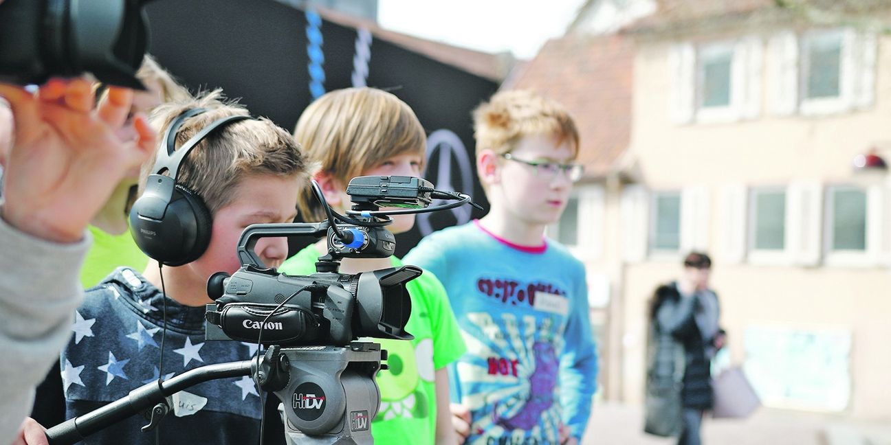 Kinder an der Kamera: Die Sindelfinger Kinderfilmakademie Sim TV ist der große Gewinner des neuen Kulturkonzepts.  Bild: z