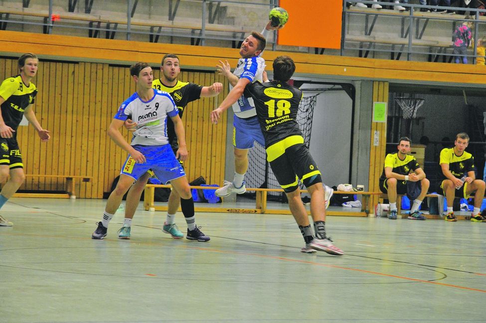 Marc Petri erzielte gegen Schwaikheim vier Tore. Ähnliches erwartet HSG-Coach Harry Sommer von seinem Spielmacher auch heute Abend in Bietigheim. Bild: Zvizdiç