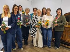 Der, nicht ganz vollzählige, Vorstand der Unternehmerfrauen im Handwerk Böblingen-Leonberg (von links): Heike Stoll, Melanie Frey, Heidi Debschütz, Stellvertreterin Andrea Mast, Irene Sautter, Vorsitzende Anette Lorenz, Sandra Nüßle, Kassenprüferin Alexandra Nietsch und Annegret Eberhard. Bild: z