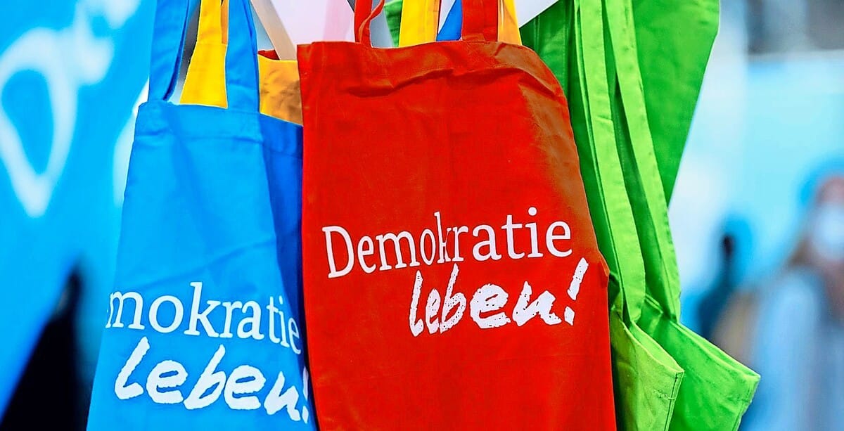 Demokratie ist bunt und lebt vom Mitmachen, das sollen Kinder und Jugendliche bei den verschiedenen Angeboten mitnehmen.