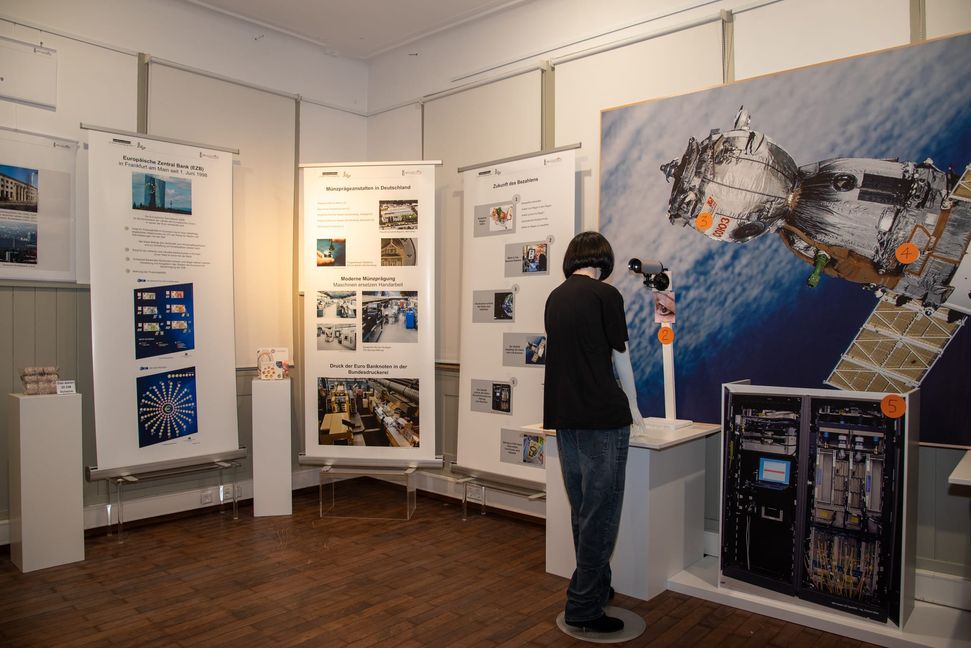 Die aktuelle Ausstellung zeigt die Entwicklung des Geldes.