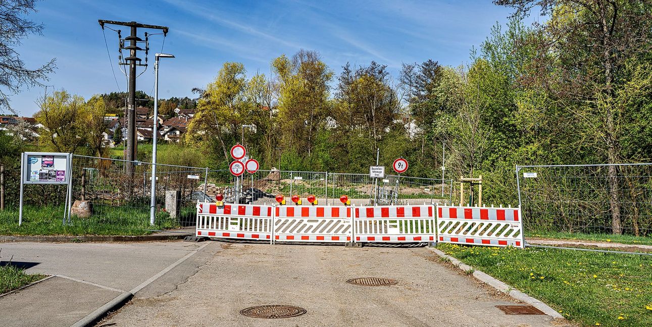 Seit Wochen gibt es eine Vollsperrung vor der Stegmühlenbrücke. Zumindest die nachfolgende Brücke wurde nun offiziell in Betrieb genommen und die Sperrung aufgehoben.