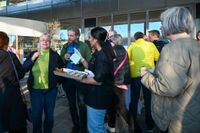 Gute Laune beim Benefizkonzert im Zirkuszelt.