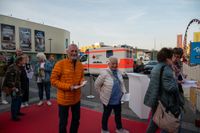 Gute Laune beim Benefizkonzert im Zirkuszelt.