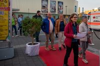 Gute Laune beim Benefizkonzert im Zirkuszelt.