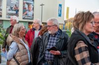Gute Laune beim Benefizkonzert im Zirkuszelt.