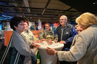 Gute Laune beim Benefizkonzert im Zirkuszelt.