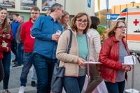 Gute Laune beim Benefizkonzert im Zirkuszelt.