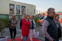 Gute Laune beim Benefizkonzert im Zirkuszelt.