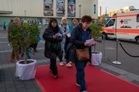 Gute Laune beim Benefizkonzert im Zirkuszelt.