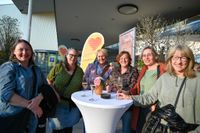 Gute Laune beim Benefizkonzert im Zirkuszelt.