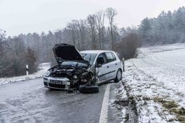 Der Polo und der Seat mussten nach dem Unfall abgeschleppt werden.