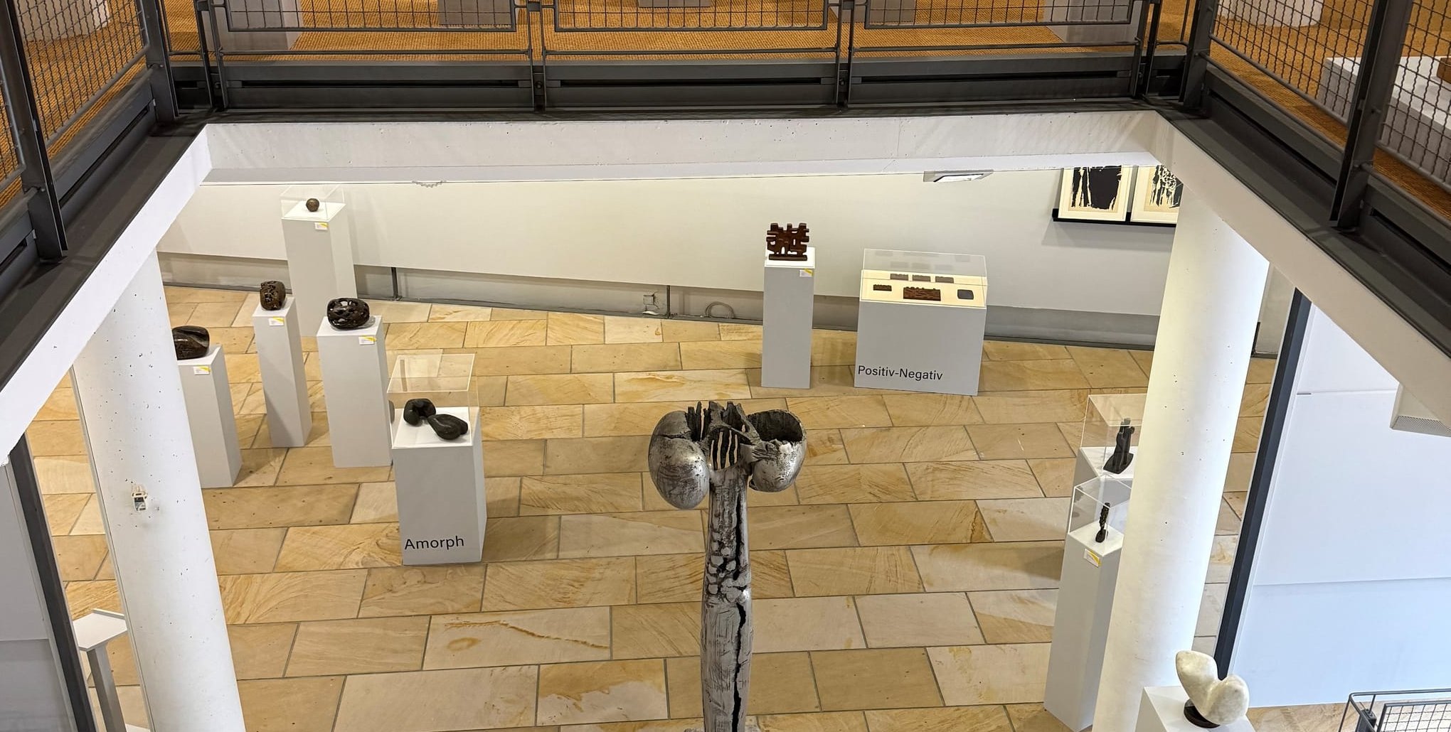 Die städtische Galerie in der Böblinger Zehntscheuer (Pfarrgasse 2) zeigt unter dem Titel „In der Klarheit liegt die Kraft“ eine Retrospektive der Arbeiten von Bildhauer Hans Dieter Bohnet (1926 bis 2006). Zum Internationalen Tag der Architektur gibt es am Montag, 5. Oktober eine Kuratorenführung ab 15 Uhr. Der Eintritt ist frei. Zu sehen bis zum 22. November.