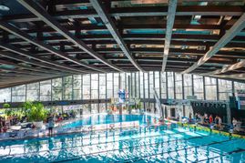 Das markante Dach im Sindelfinger Hallenbad.