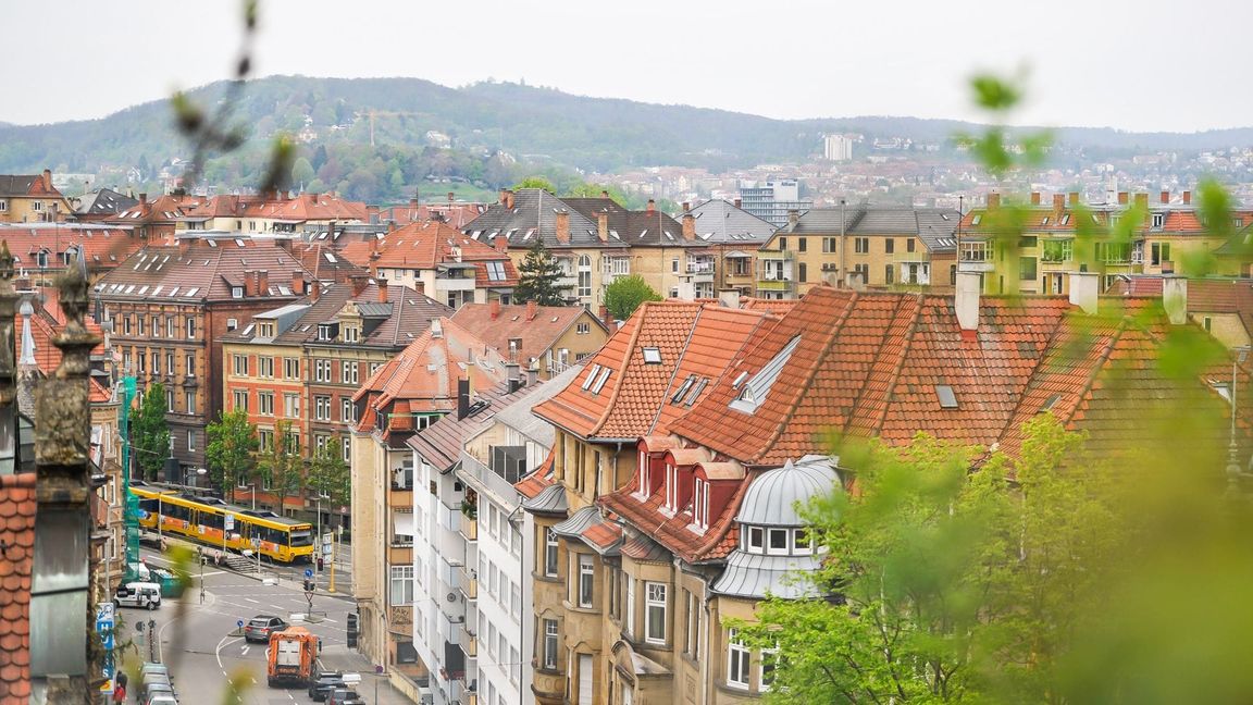 Vor allem in dicht besiedelten Städten sind Umbauten häufig schwierig. Das sollte mit Änderungen der Landesbauordnung einfacher werden.