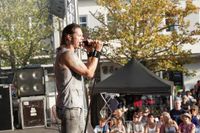 34 Grad und beste Laune: Sifi rockt mit Songs von Bon Jovi.
