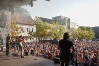34 Grad und beste Laune: Sifi rockt mit Songs von Bon Jovi.
