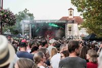 34 Grad und beste Laune: Sifi rockt mit Songs von Bon Jovi.