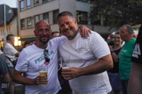 34 Grad und beste Laune: Sifi rockt mit Songs von Bon Jovi.