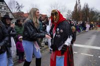 Was für ein Spektakel: Den Fasnets-Umzug in Weil der Stadt wollten 30.000 Besucher sehen.