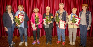 Von links: Sonja Kienle (Schriftführung), Christl Hagenlocher, Gerrit Gann, Veronika Schwarz, Rose Pieger, Anneliese Klotz sowie Heidemarie Ducke (Vorsitzende).