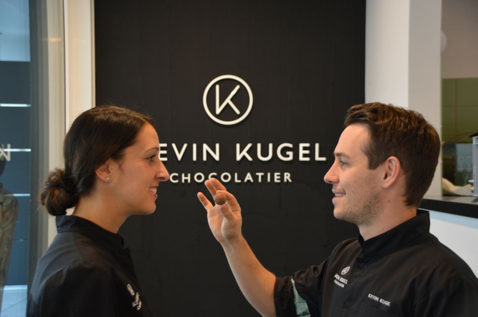 Leidenschaft für Schokolade -- Sylvia und Kevin Kugel eröffnen ihre neue Chocolaterie in Sindelfingen. Bild: Jung