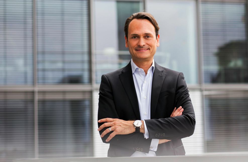 Michael Peterson fungiert seit knapp zwei Jahren als Vorstandschef der DB Fernverkehr AG.
 Foto: Deutsche Bahn AG/Bettina..