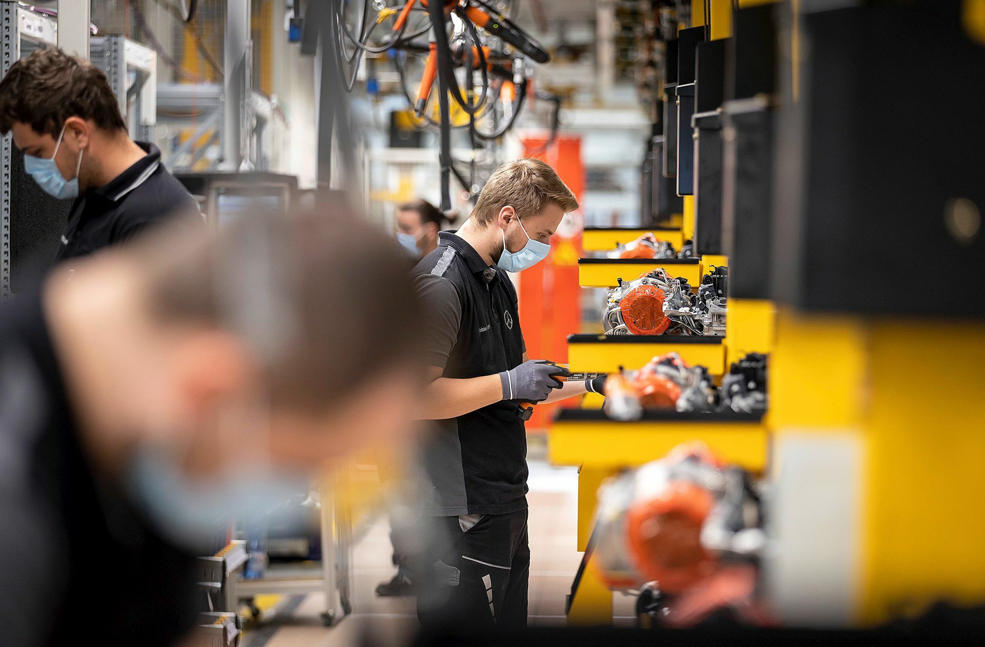 Untertürkheim soll Ort des E-Campus werden. Doch noch hängt das Daimler-Stammwerk stark am Verbrenner. Foto: Daimler