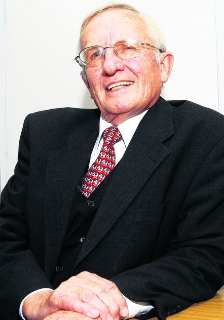 Kurt Nagel gehörte 2013 zu den Autoren des Buchs §Mein Sindelfingen”, das der Röhm-Verlag zum Stadtjubiläum herausgegeben hat. Bild: Stampe/Stadtarchiv