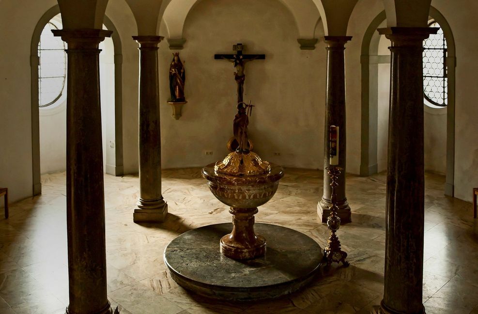 Christ wird man durch das Sakrament der  Taufe – als Kind oder auch als Erwachsener.