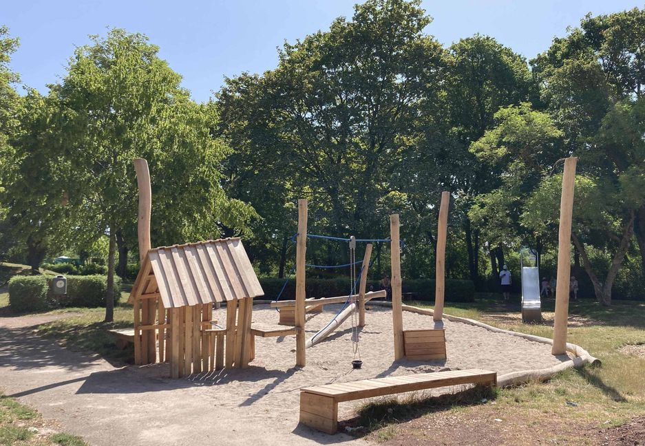 Das Spielhäuschen in derKeilbergstraße kann auch mit einem Rollstuhl befahren werden. Bild: z