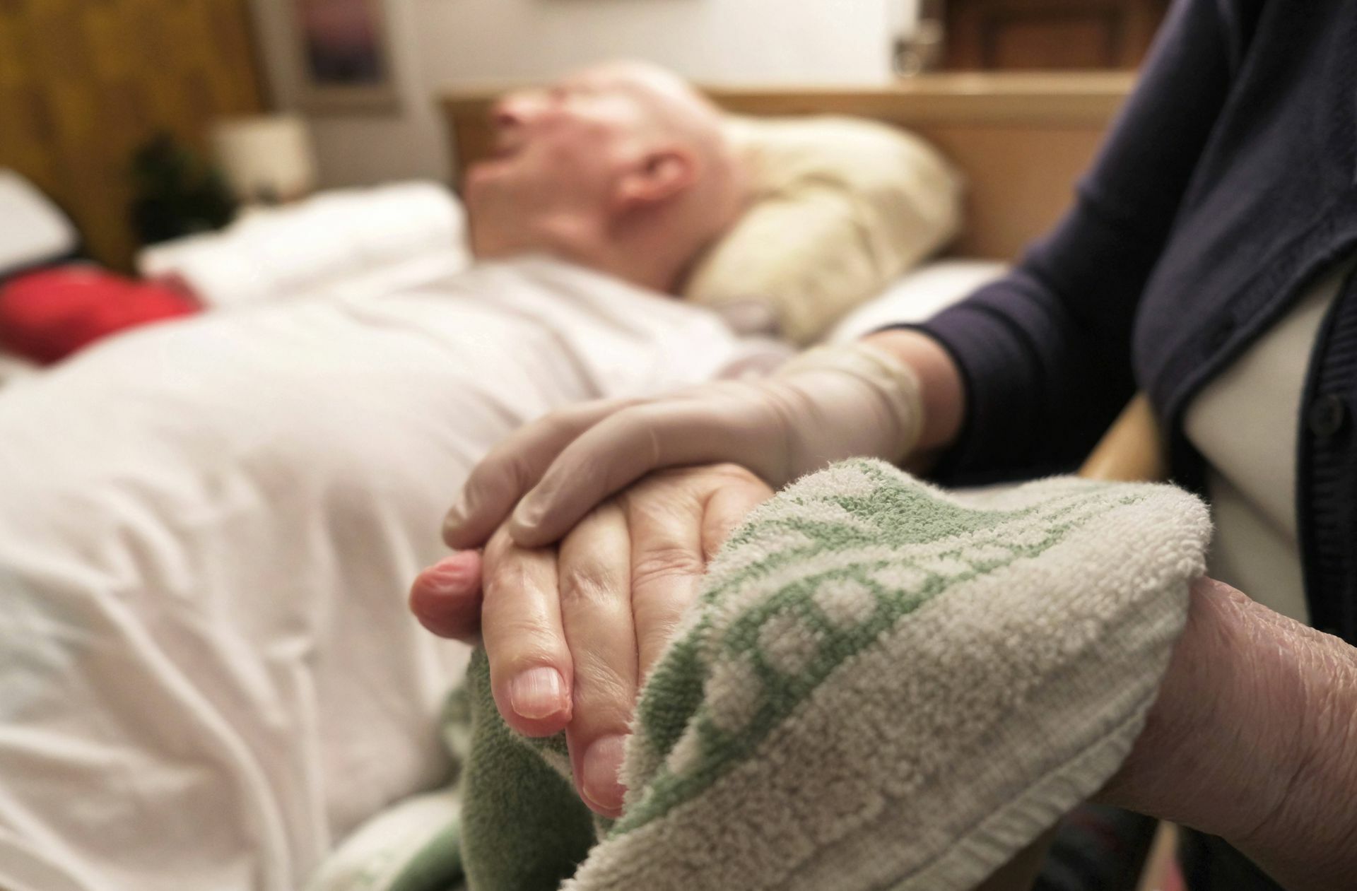 Im Pflegefall braucht man häufig nicht nur eine Betreuung im Alltag, sondern auch eine in Bezug auf Rechtliches und Finanzielles.