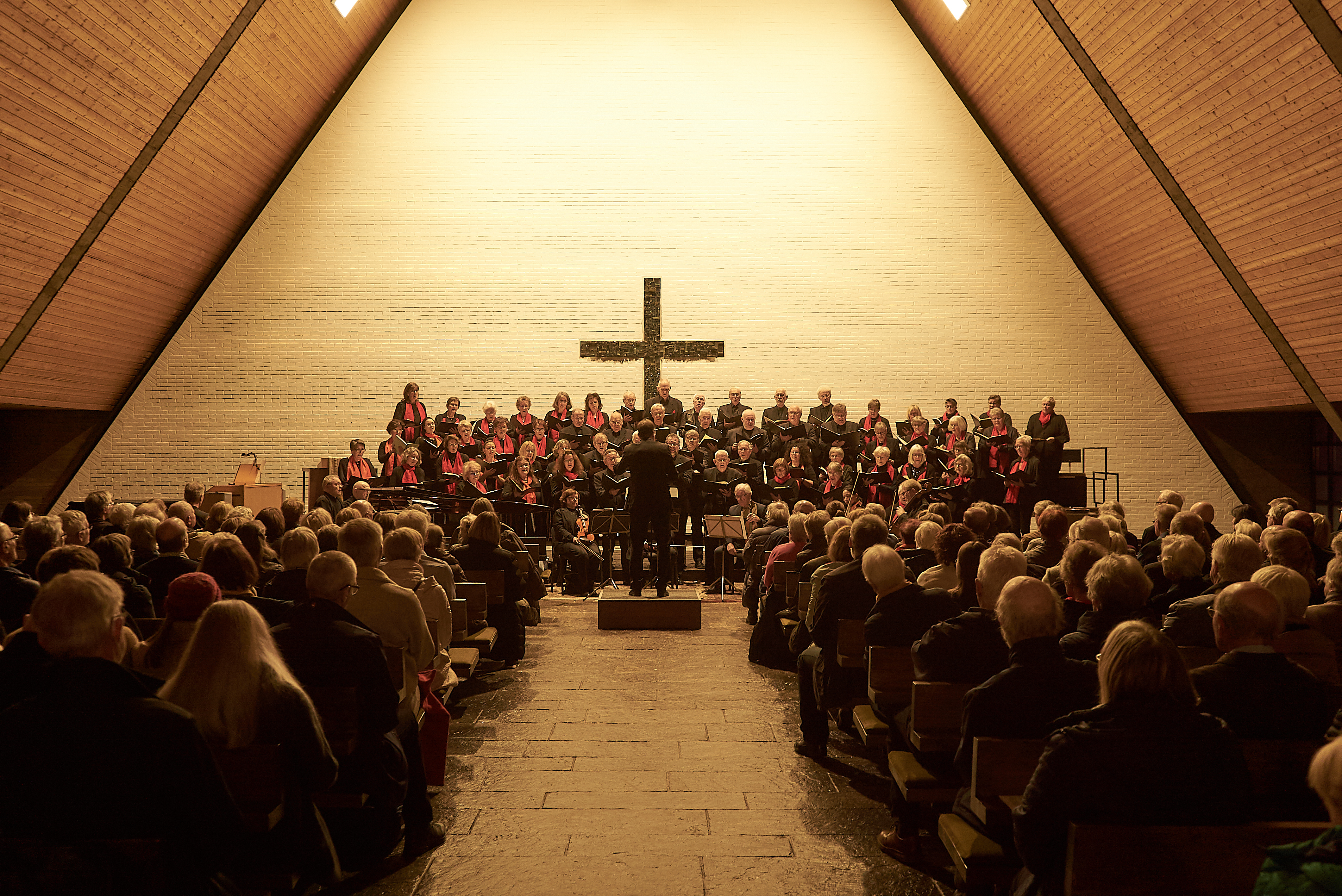 Unter der Leitung von Michael Kuhn hat der Chor der Johanneskirche unter anderem Johannes Brahms' Deutsches Requiem aufgeführt.    Bild: Heiden