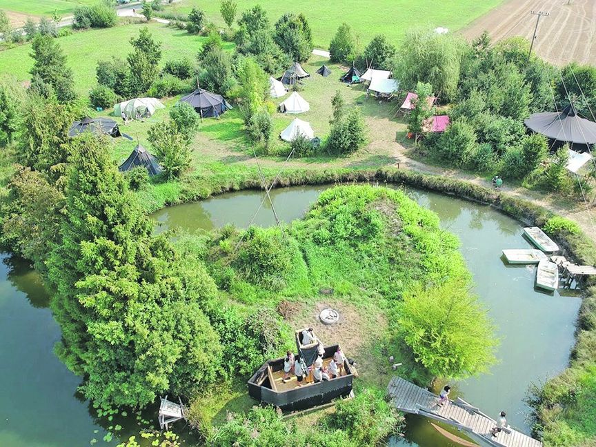 Das Zeltlager der Böblinger Pfadfinder der Deutschen Pfadfinderschaft Sankt Georg (DPSG) bei Günzburg in Bayern. Bild: z