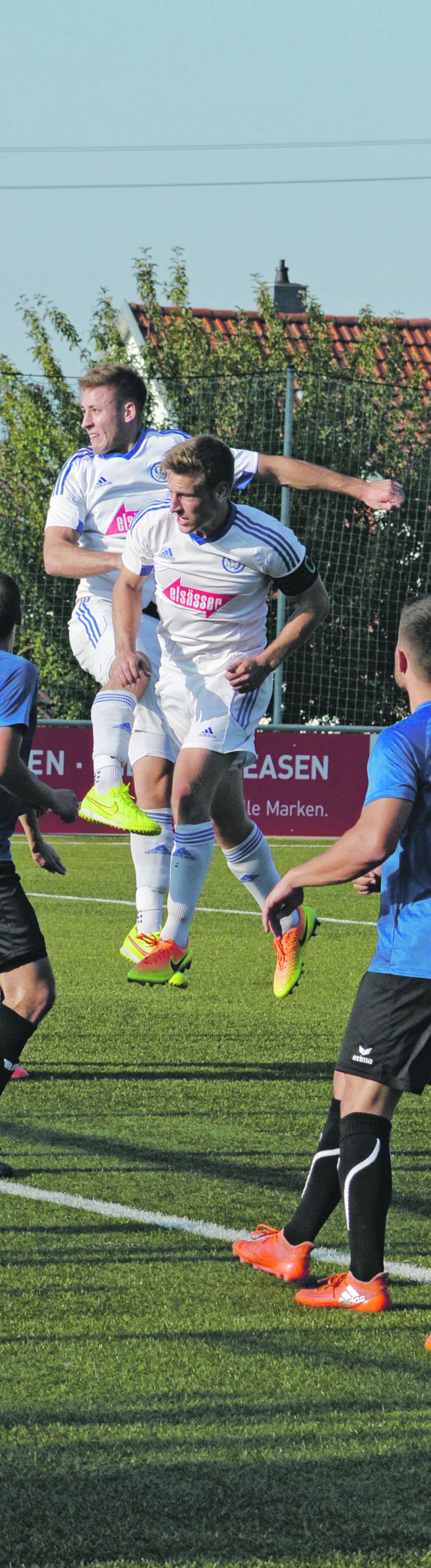 Frederick Mohr (links) und Oliver Glotzmann peilen den nächsten Dreier an.  Bild: Zvizdiç