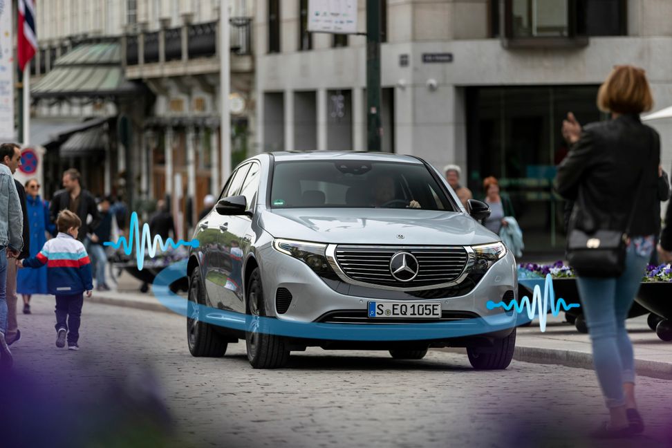 Mercedes-Benz Plug-In Hybride und Elektrofahrzeuge sind mit Soundgeneratoren ausgestattet.
Mercedes-Benz plug-in hybrids and electric models are equipped with sound generators.