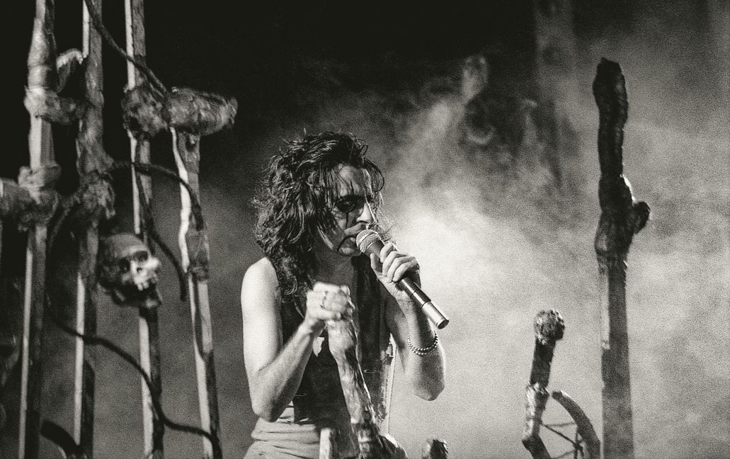 Alice Cooper beim Konzert in Böblingen. Bild: Martin Schultz/Silberburg Verlag