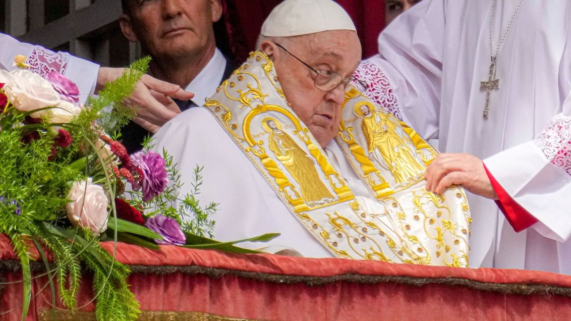 Franziskus hatte im Frühjahr mit einer lebensgefährlichen Lungenentzündung insgesamt 38 Tage im Krankenhaus gelegen.