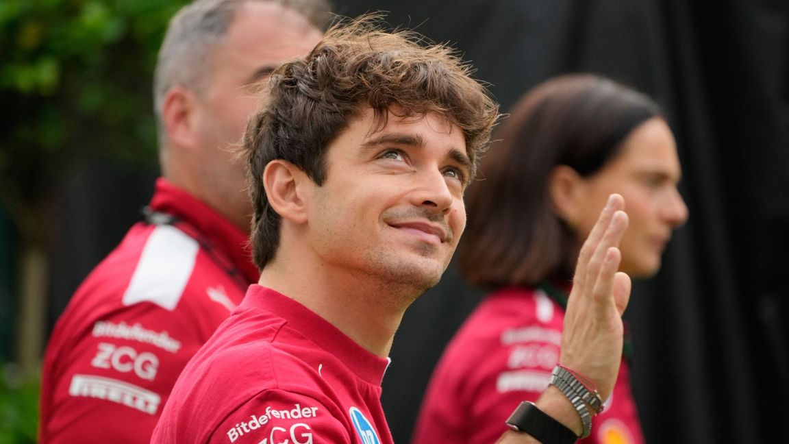 Formel-1-Pilot Charles Leclerc und seine Partnerin Alexandra Saint-Mieux haben sich verlobt. (Archivbild)