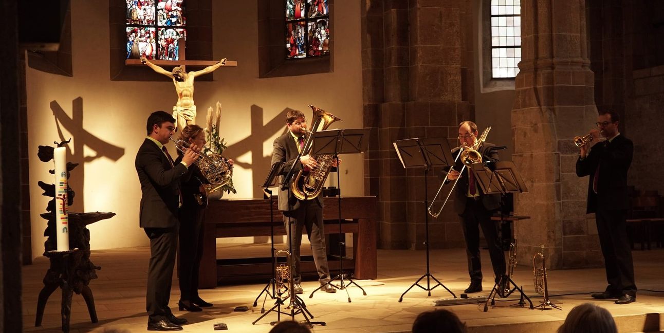Das Leipziger Blechbläserquintett „Embrassment“ spielte zum Finale der 34. Orgelreihe in der Martinskirche. Bild: Heiden