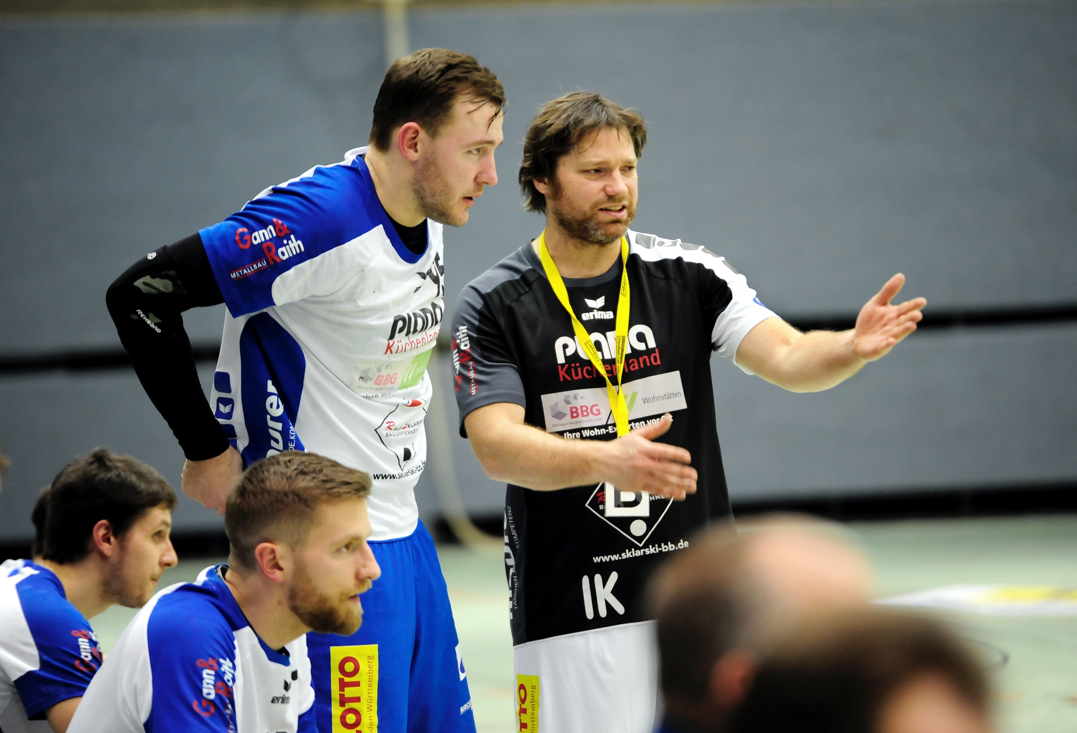 25.1.20 HSG BB Sifi Trainer Ingo Krämer mit dem Spieler Markus Schwab