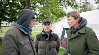 Wolfgang Metzeler-Kick (links), Richard Cluse und Michael Winter fordern eine Regierungserklärung vom Kanzler.