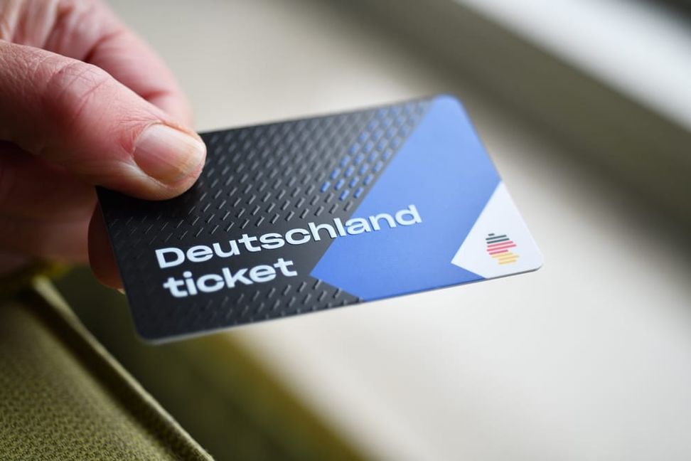 Das Deutschlandticket soll im Preis steigen.