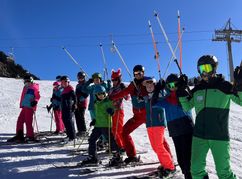 Spaß im Schee beim Sindelfinger Schulskitag.